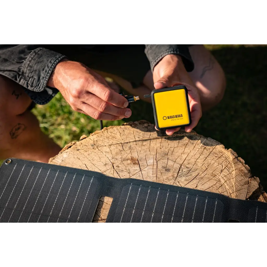 WakaWaka Power 10 Geel Energie en Elektronica
