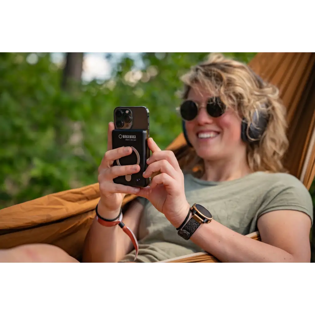 WakaWaka Power Pro Geel Energie en Elektronica