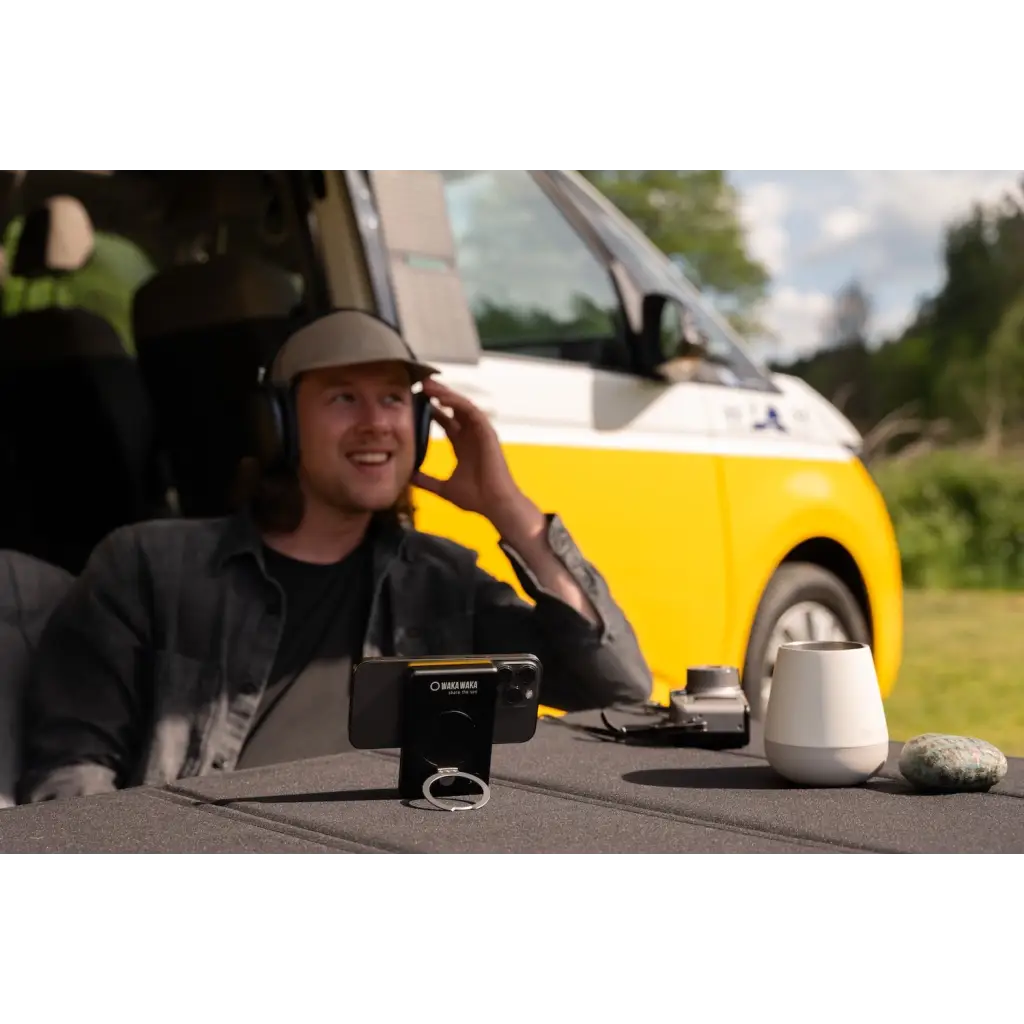 WakaWaka Power Pro Geel Energie en Elektronica